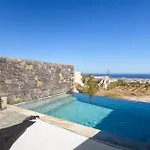 Koniko Santorini Private Pool Vóthon