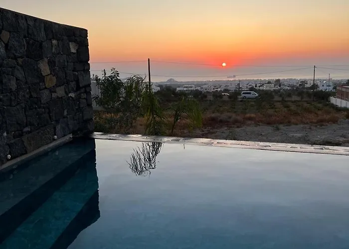 Koniko Santorini Private Pool * Vóthon