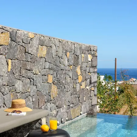 Koniko Santorini Private Pool Vóthon