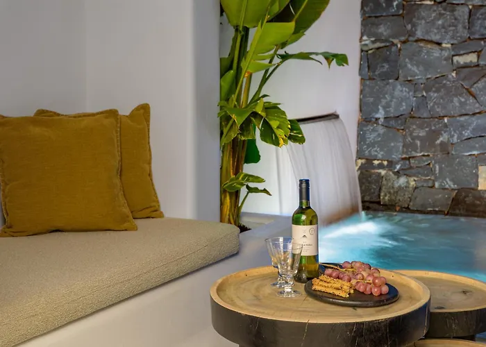 Koniko Santorini Private Pool Vothon